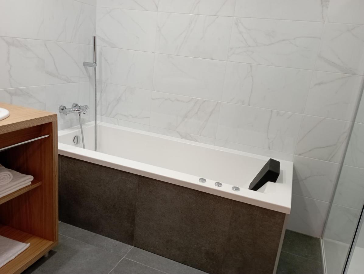 Praza Camelias Hotel Sarria Buitenkant foto